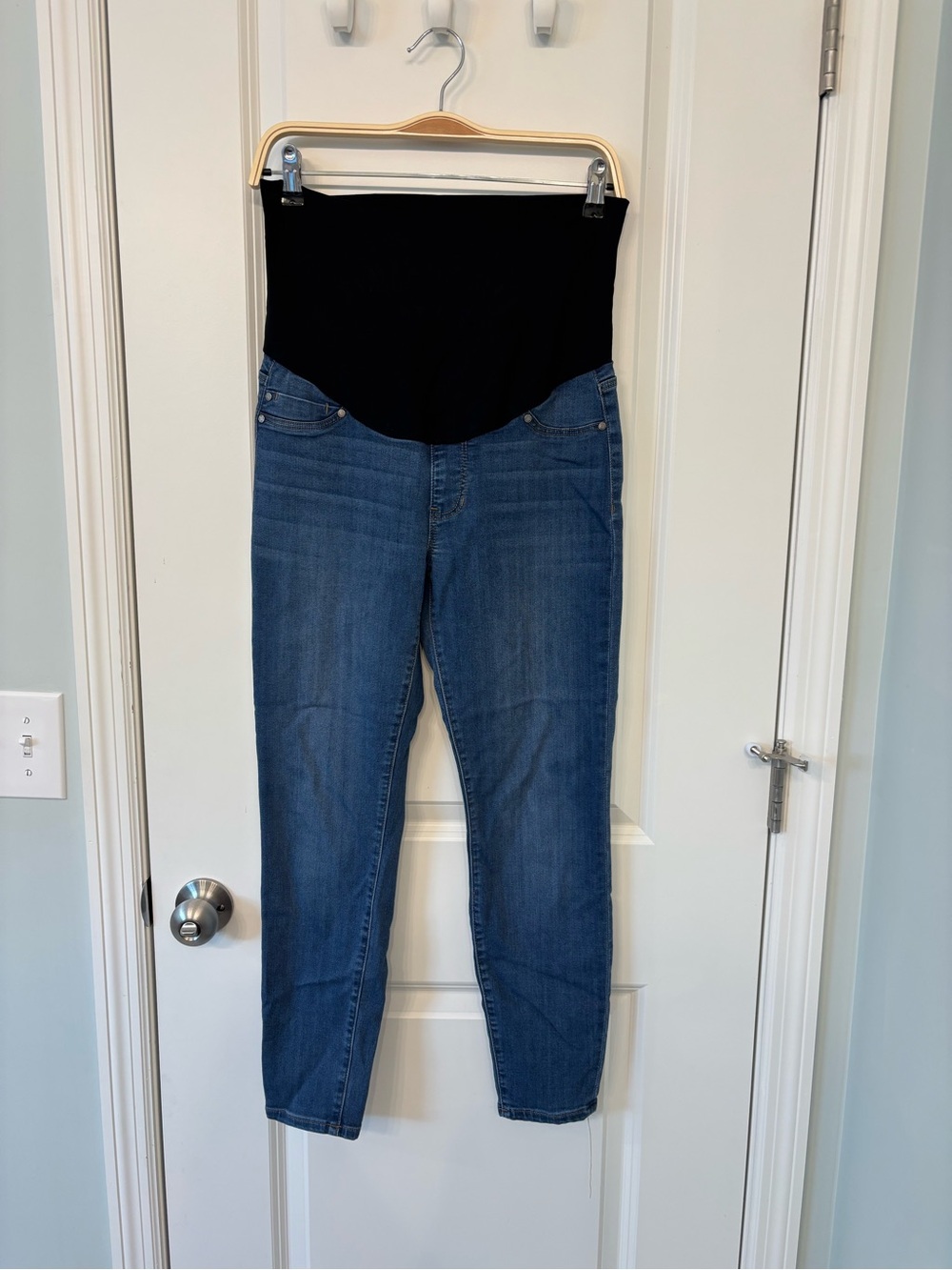 Liverpool Jeans Company Blue Denim Maternity Jeggings with Black Panel